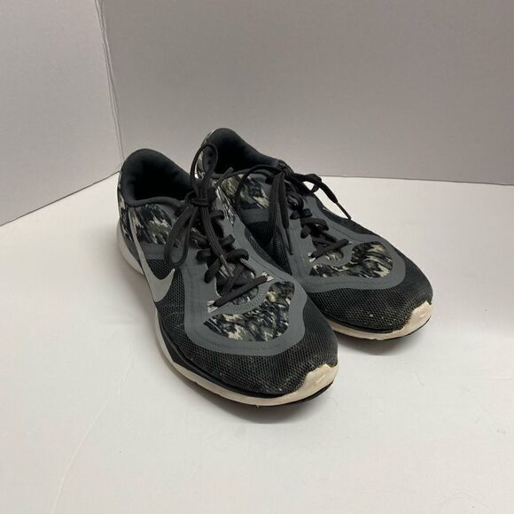 Nike Shoes - Nike flex womans training sneakers gray/black 831578/8.5